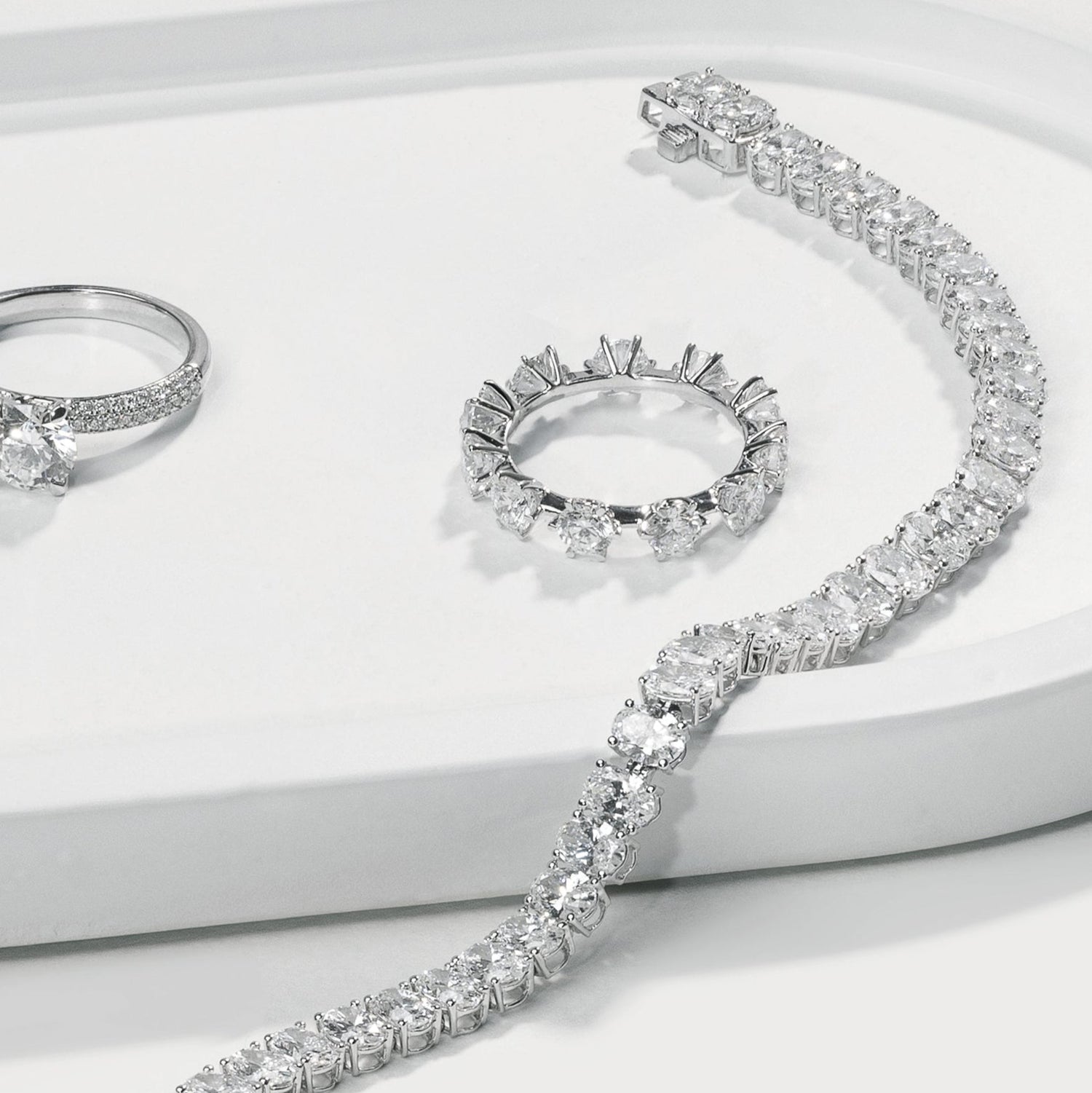 12.77 ct Round Brilliant Diamond Tennis Bracelet (0.34 ct each)